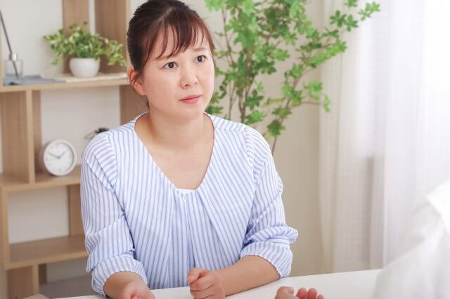 特定の相続人に遺産を渡したくない場合の「相続廃除」と「相続欠格」の違いを比較したイメージ